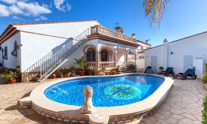 Miami Platja Villa | Villa Rustical Mont Roig by Interhome