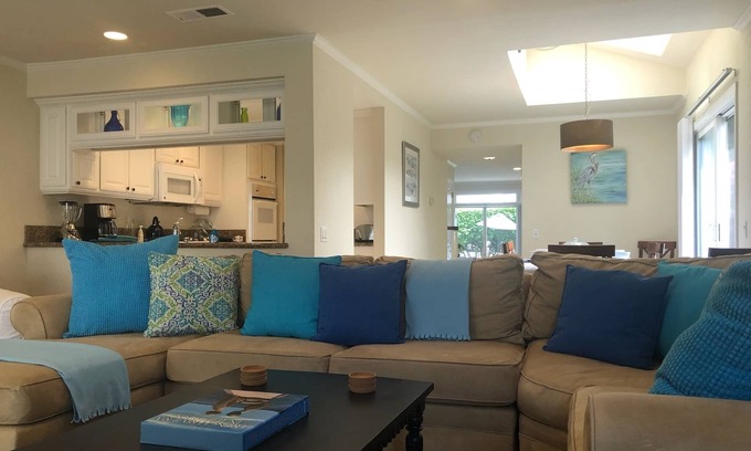 Huntington Beach House | "Welcome to Your Ultimate Huntington Beach Get-a-way! 3-Blocks to the Beach!