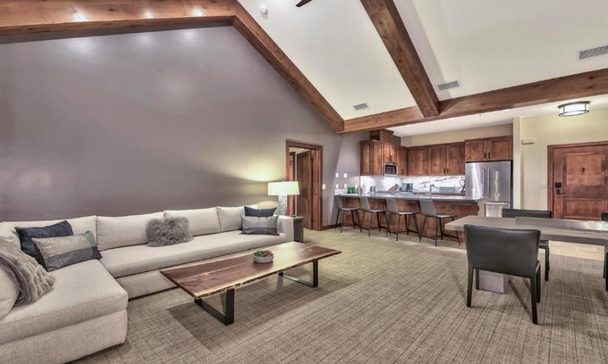 South Lake Tahoe Apartment | Zalanta 313