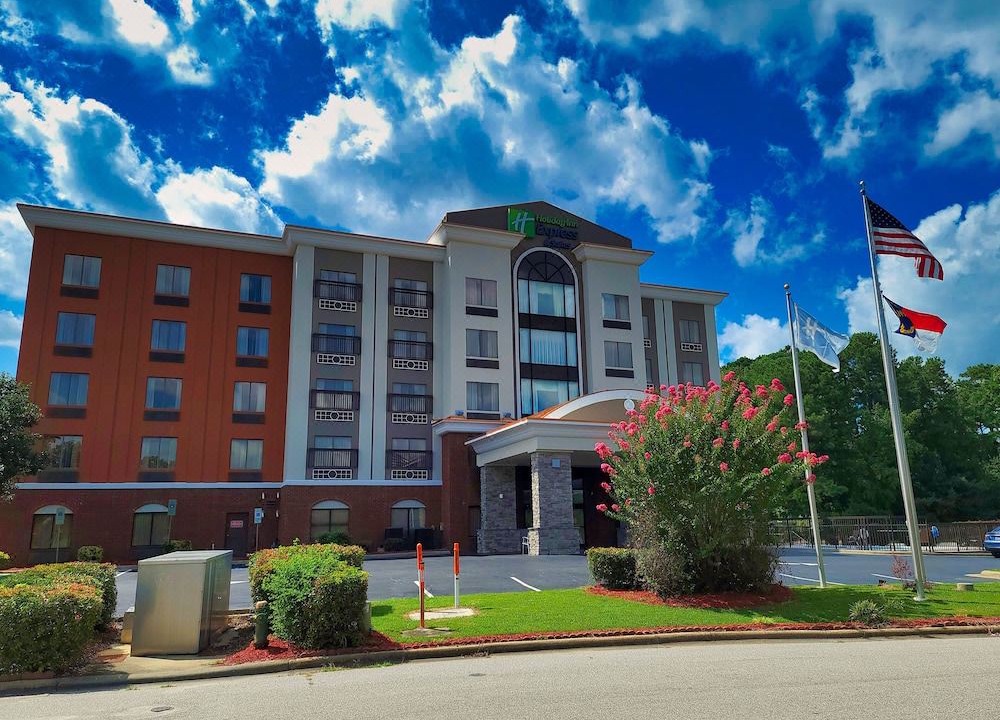 Wilson Hotel | Holiday Inn Express Hotel & Suites - Wilson - Downtown, an Ihg Hotel