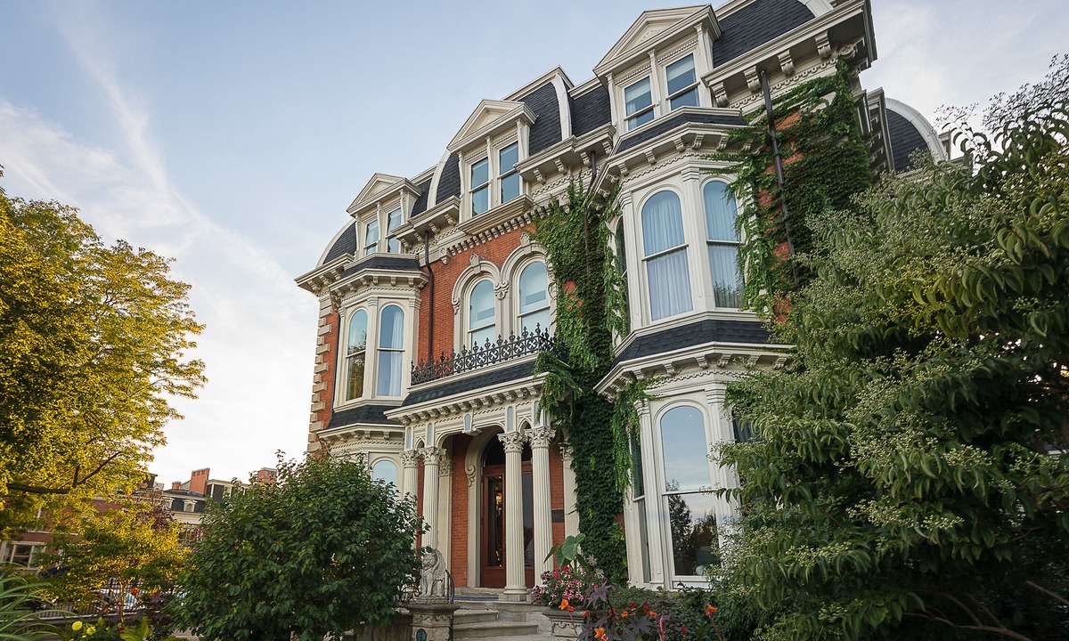 Downtown Buffalo Hotel | The Mansion on Delaware Avenue