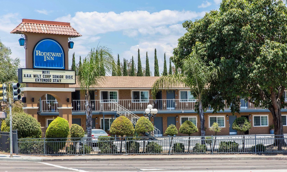 North Broadway Hotel | Rodeway Inn Escondido Downtown