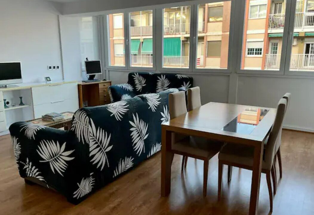 El Port Apartment | Large Apartment Near Fira and City Center