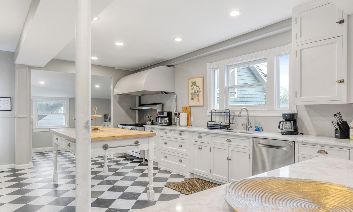 Ocean Grove House | Spacious home for family/friends, steps from beach