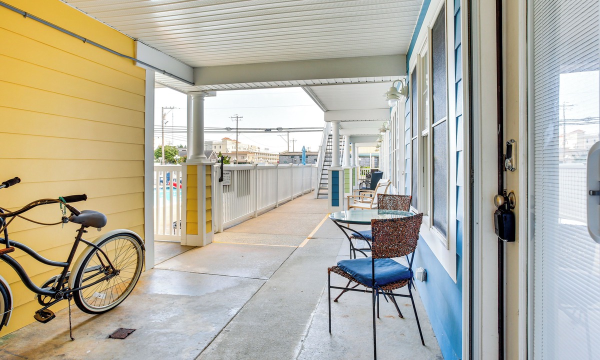 Wildwood Crest Condo | Walk to Beach: Poolside Condo in Wildwood Crest!