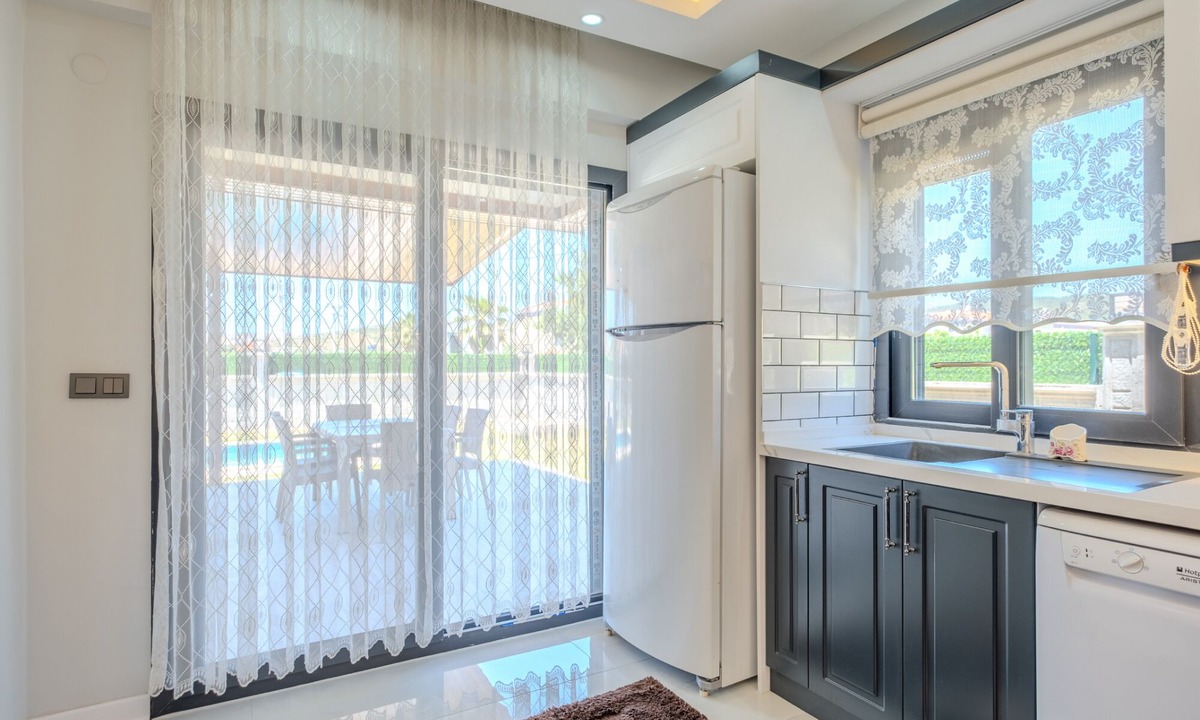 Foca Villa | Villa w Pool and Garden 10 min to Beach in Foca