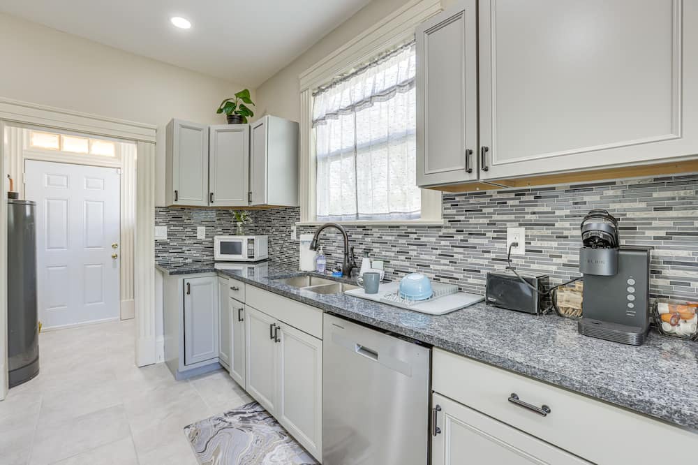 Montgomery House | Idyllic Montgomery Home: 2 Mi to Riverfront Park!