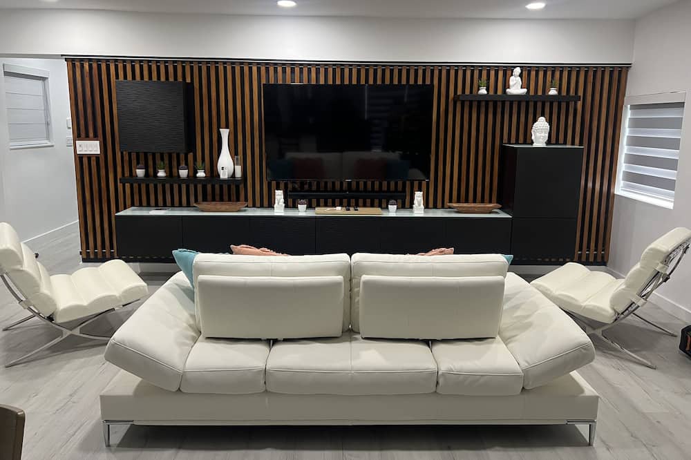Biscayne Park House | Peace and Quiet