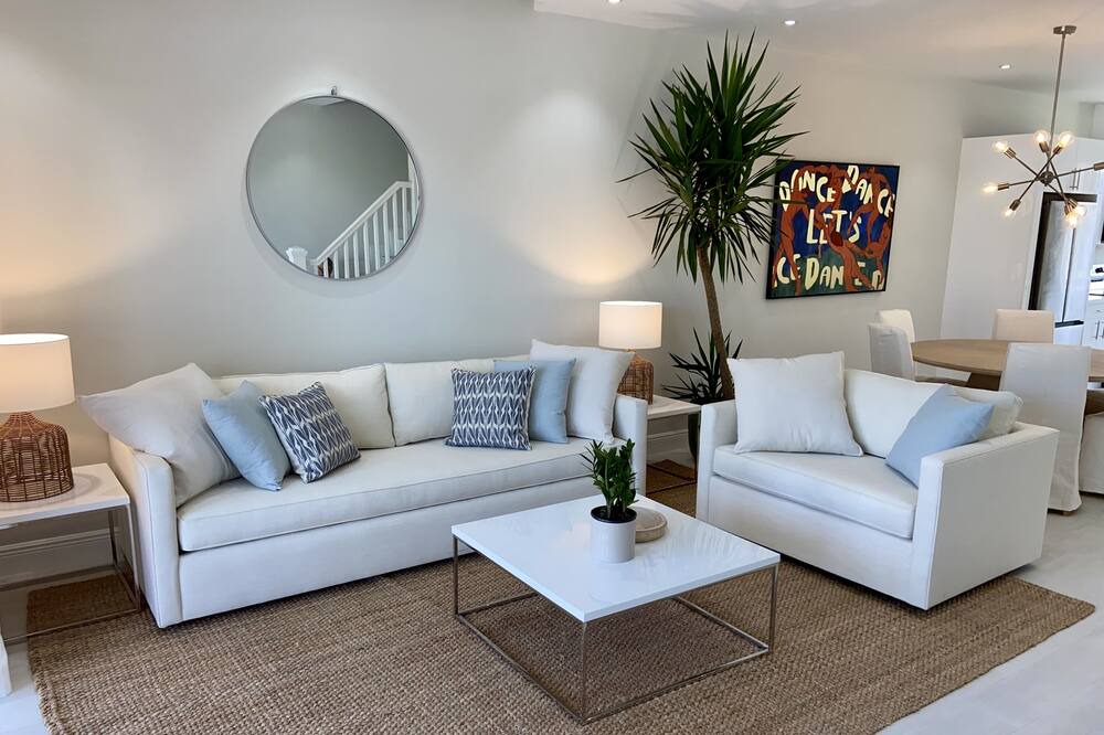 Palm Cay Villa | Cocoplum Villa