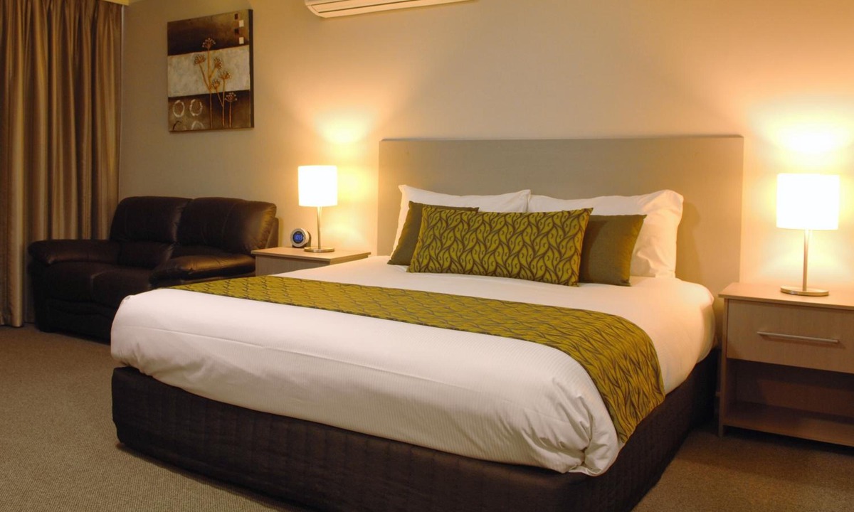 Mount Gambier Hotel | Golden Chain Tower Motor Inn