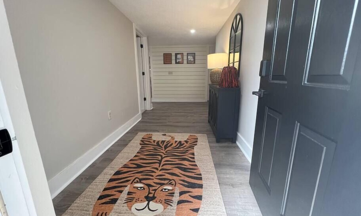 Auburn Condo | 2BR/2BA Renovated Condo under 1 mile to Toomers