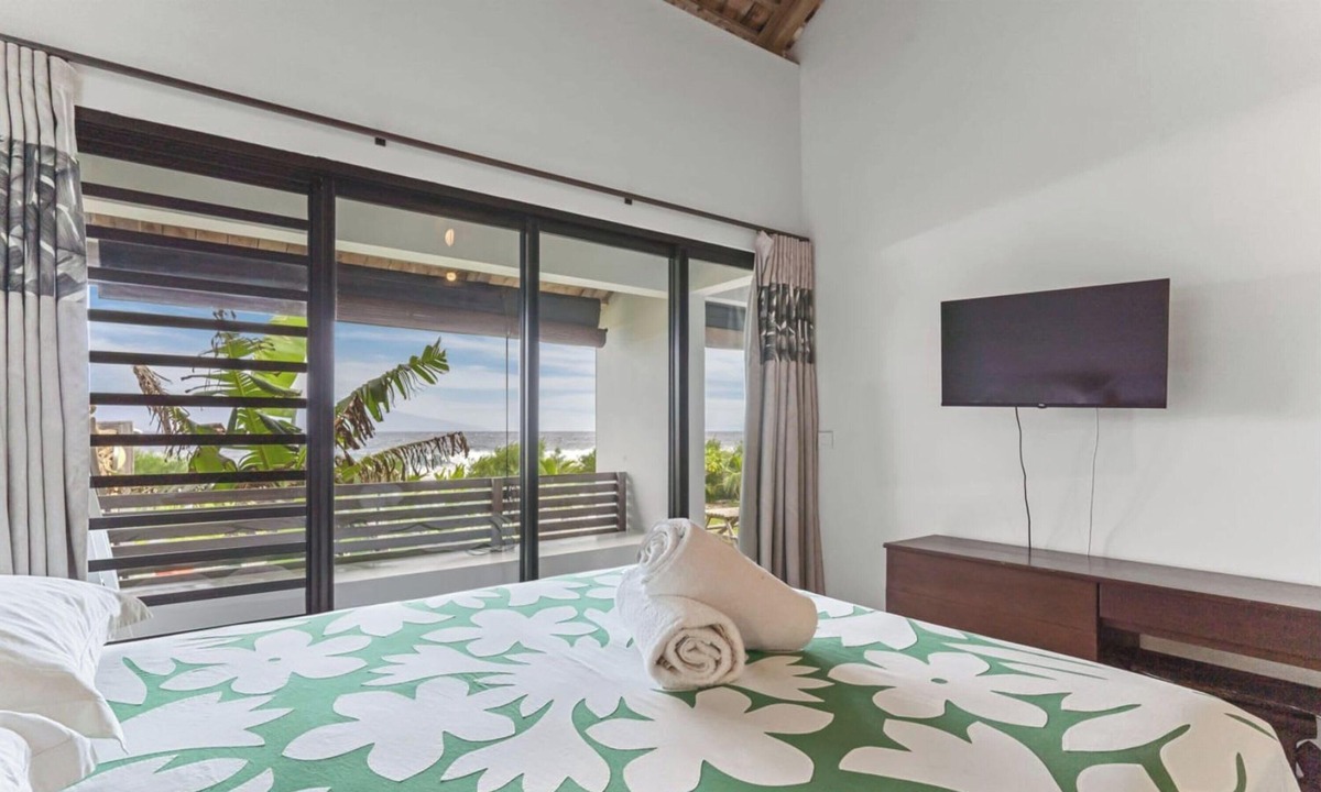 Temae Villa | Shoreline Getaway Spacious 3BR Villa in Moorea