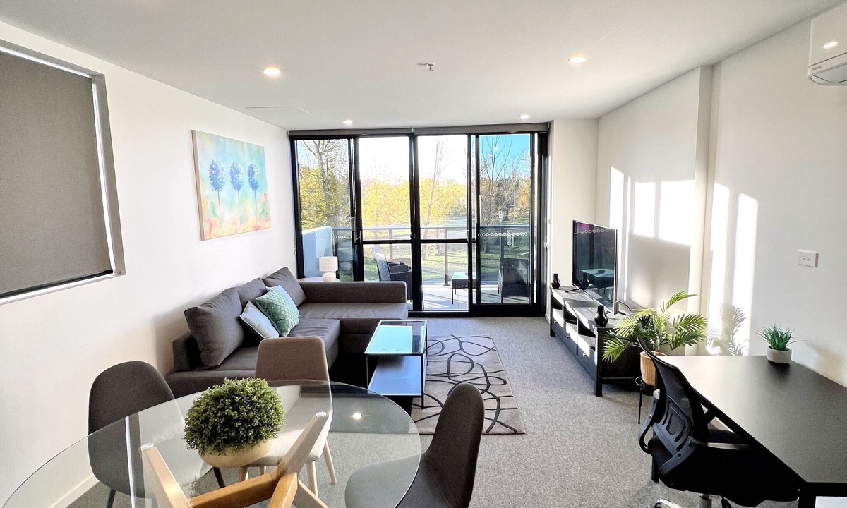 Phillip Apartment | Fab in Phillip - 2bd 2bth Apt