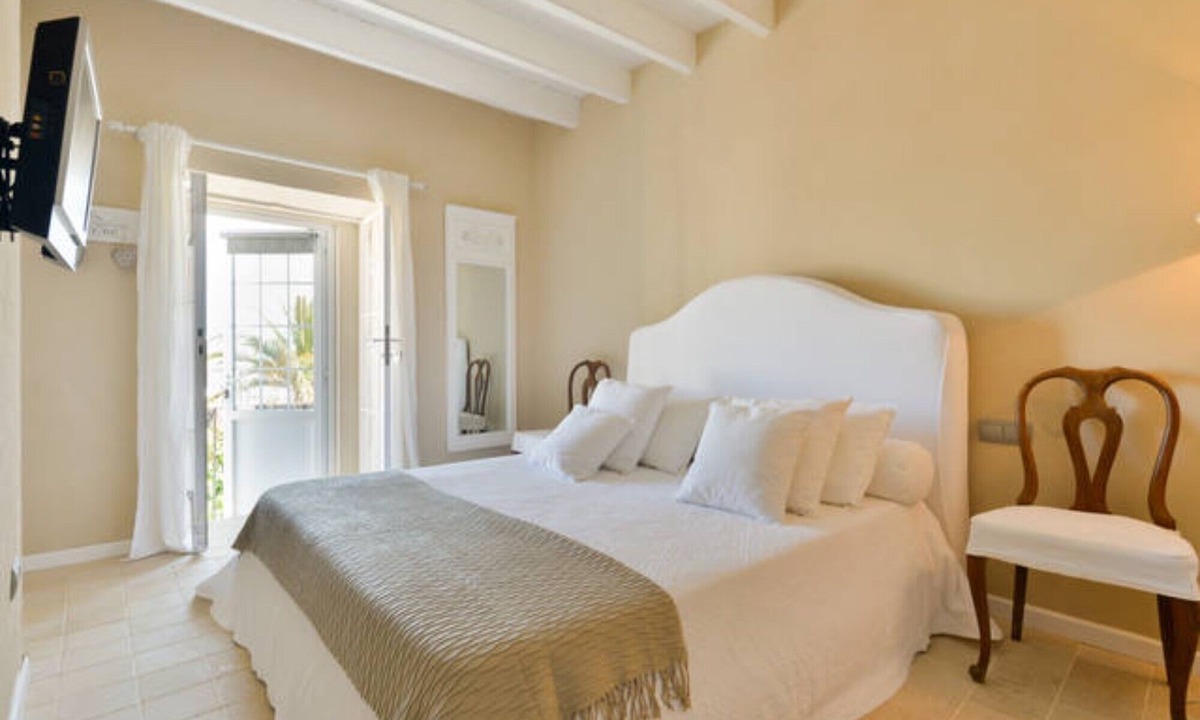 Ibiza City Centre Apartment | Apartment 'Dalt Vila' with Sea View, Wi-Fi and Air Conditioning