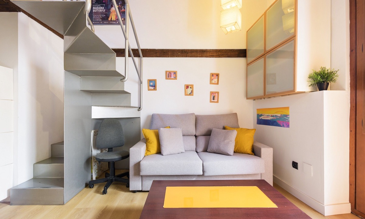 La Goleta Apartment | Holiday Apartment 'Loft De Un Arquitecto' with Balcony, Wi-Fi & Air Conditioning
