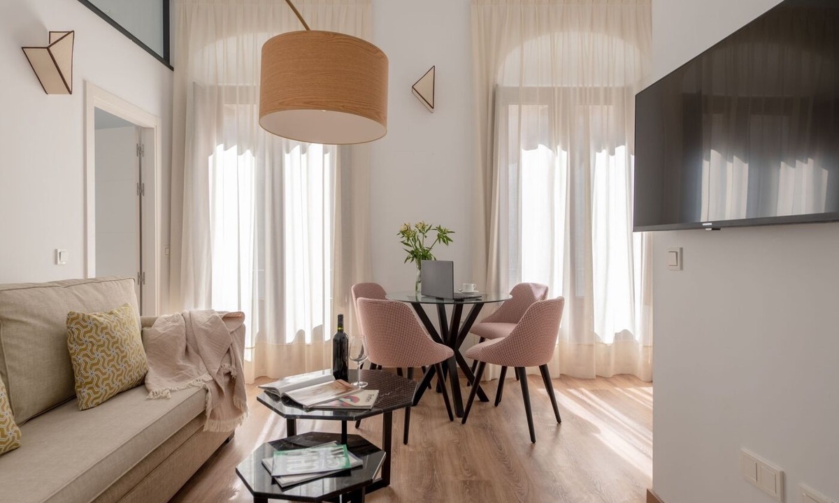 Distrito Centro Apartment | Hommyhomme Coliseum 201