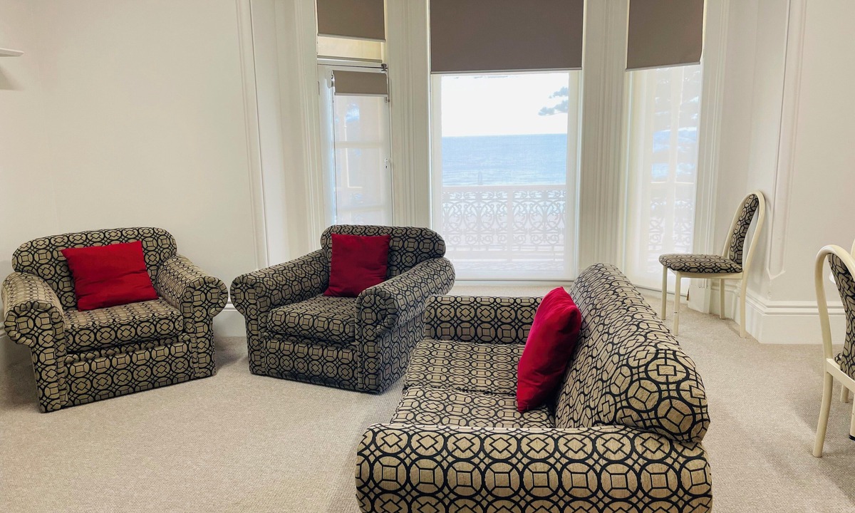 Glenelg Apartment | Adelaide's Seaside Location - Glenelg Beach: Seafield Apartment No. 4, Upstairs, Shared balcony