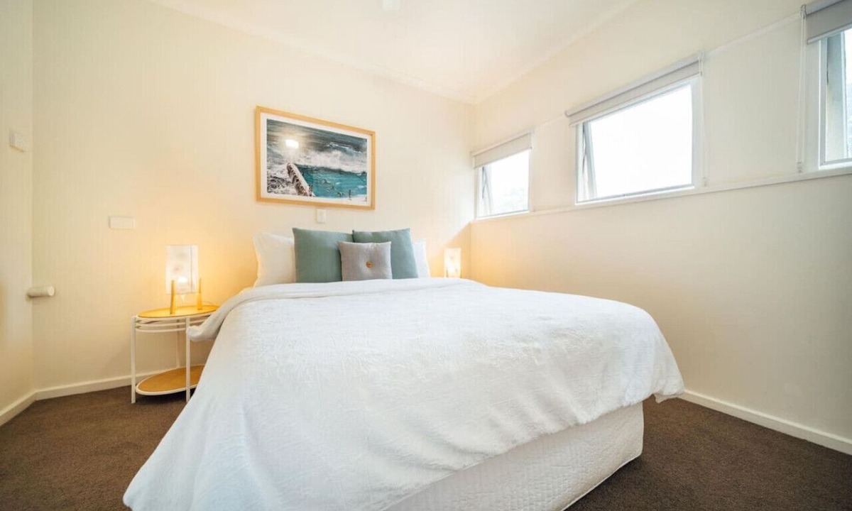 Glenelg Apartment | Beachy Keen on Moseley - Laid-Back Stay by the Jetty