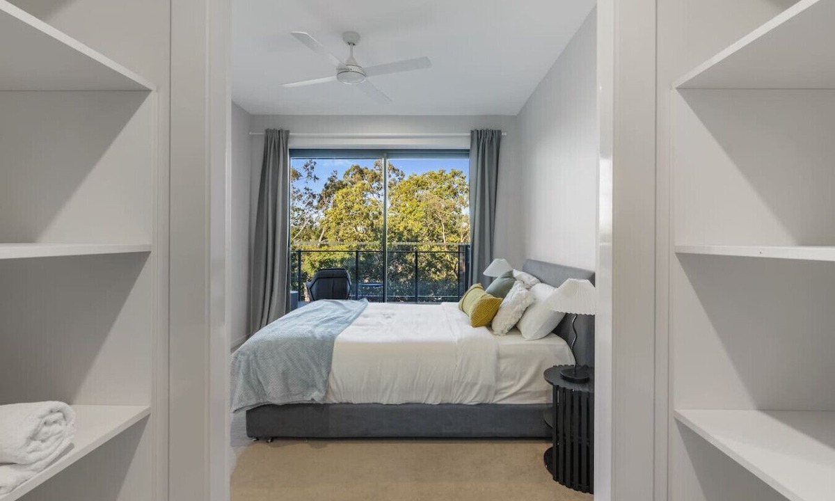 Macgregor Apartment | Modern 2BR Apartment Balcony & Central Convenience