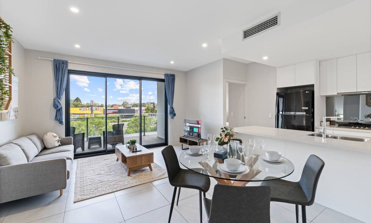 Macgregor Apartment | 2-Bedroom Apartment Balcony Close to All Hotspots