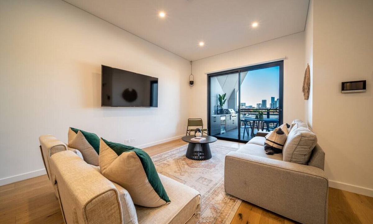 Adelaide Central Business District Apartment | SYLO Luxury Apartments - Penthouse with City Views
