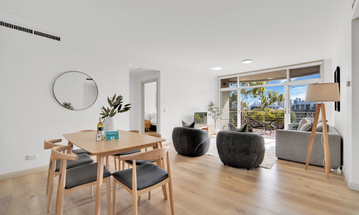 South Yarra Apartment | The Lookout - City and Rivers Views - by Ready Set Stay