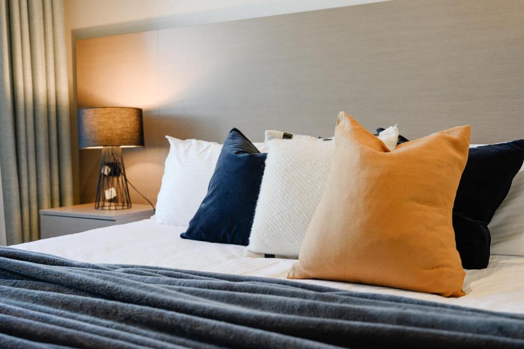 North Ryde Apartment | Modern 1BR Apt 1KM to Macquarie Park Station