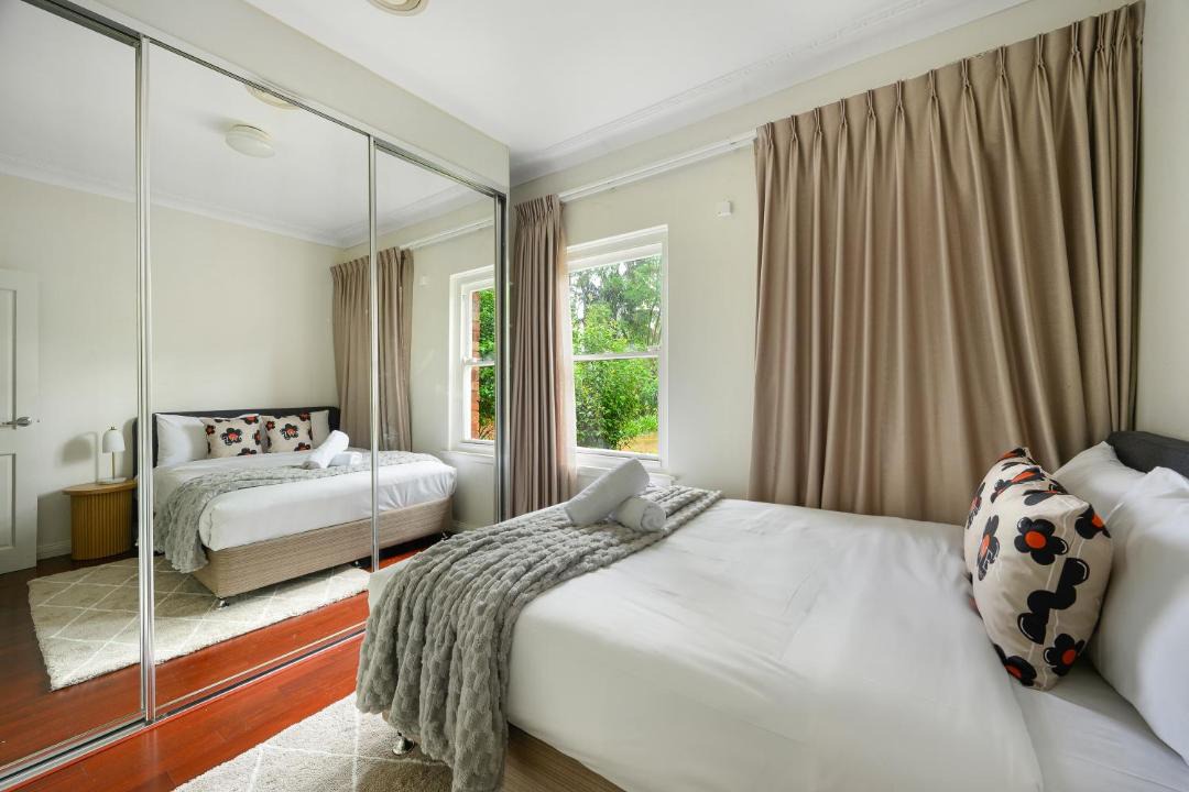 Pymble Villa | Spacious 4BR Family Home & Garden in Pymble