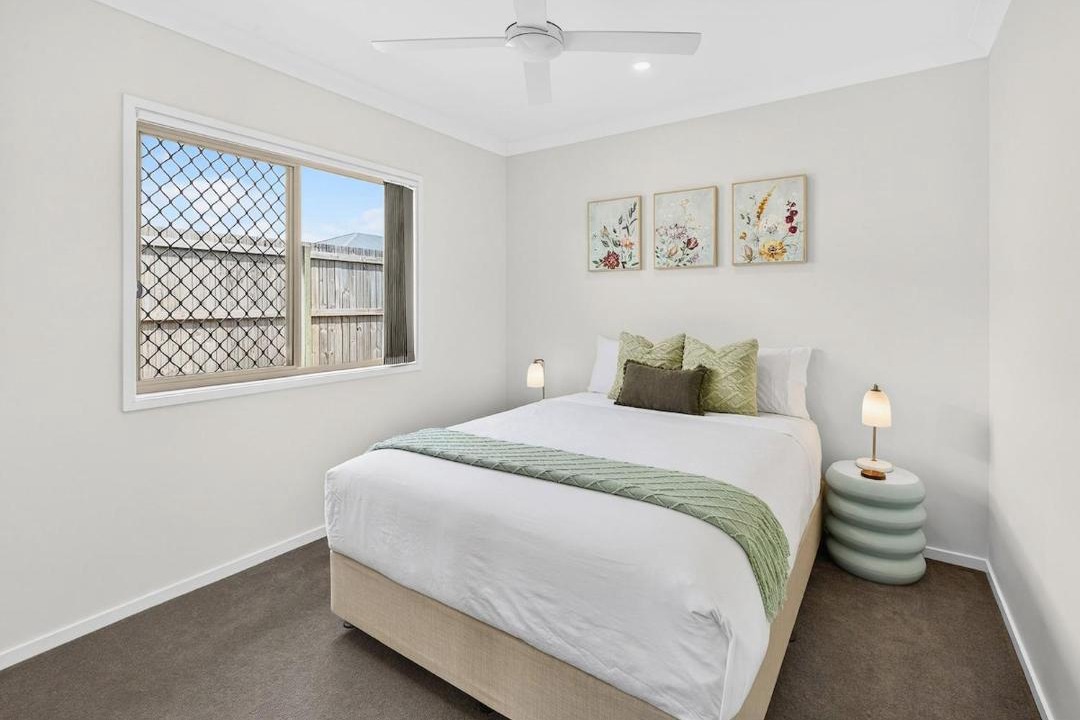 Ripley House | Spacious 4 Bedroom Home, for a Family of 8, Work friendly