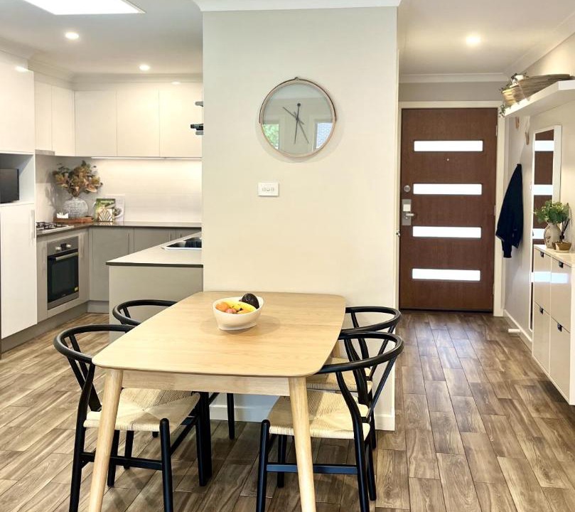 Coombs House | Stylish Townhouse with Private Courtyard