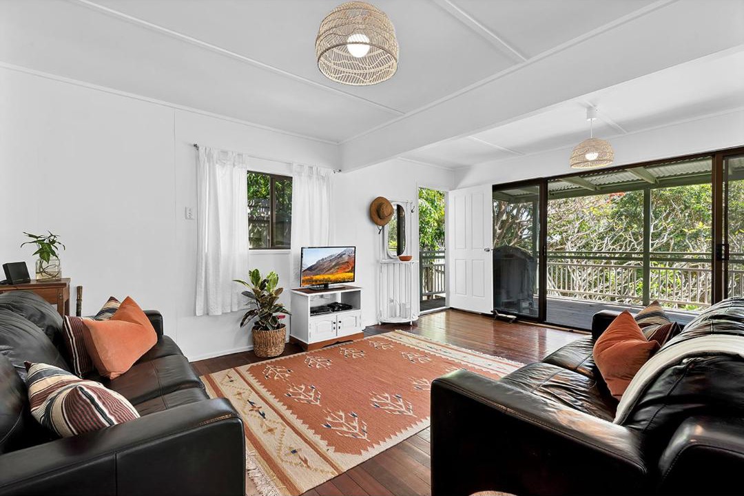 Boreen Point House | Charming Lakeside Retreat