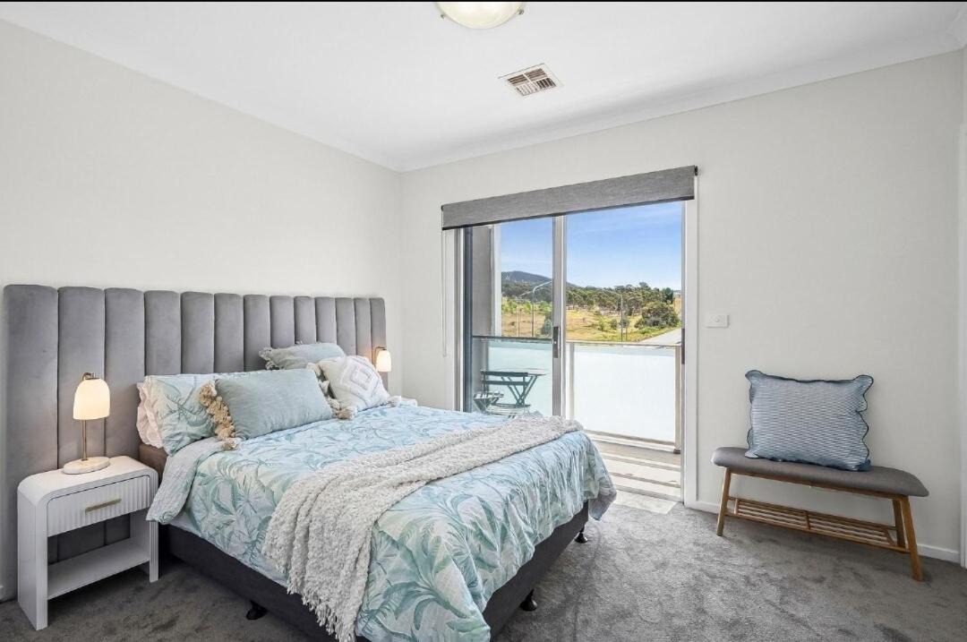 Wright House | Modern Townhouse in Wright