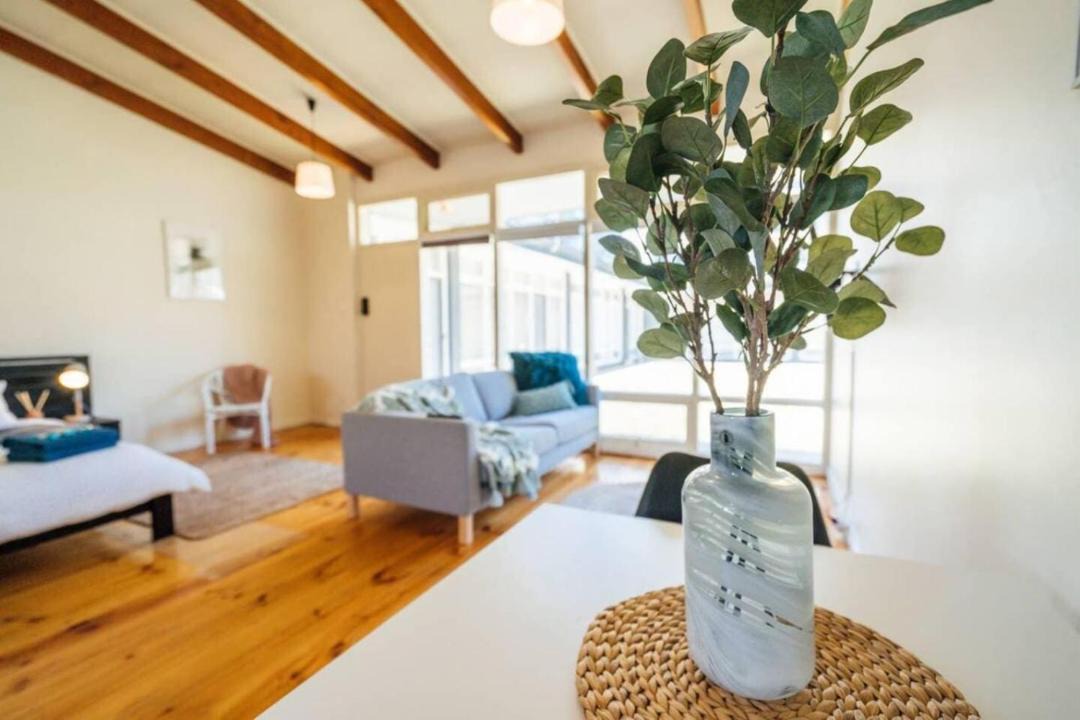 Glenelg Apartment | 3 minutes from Glenelg Beach