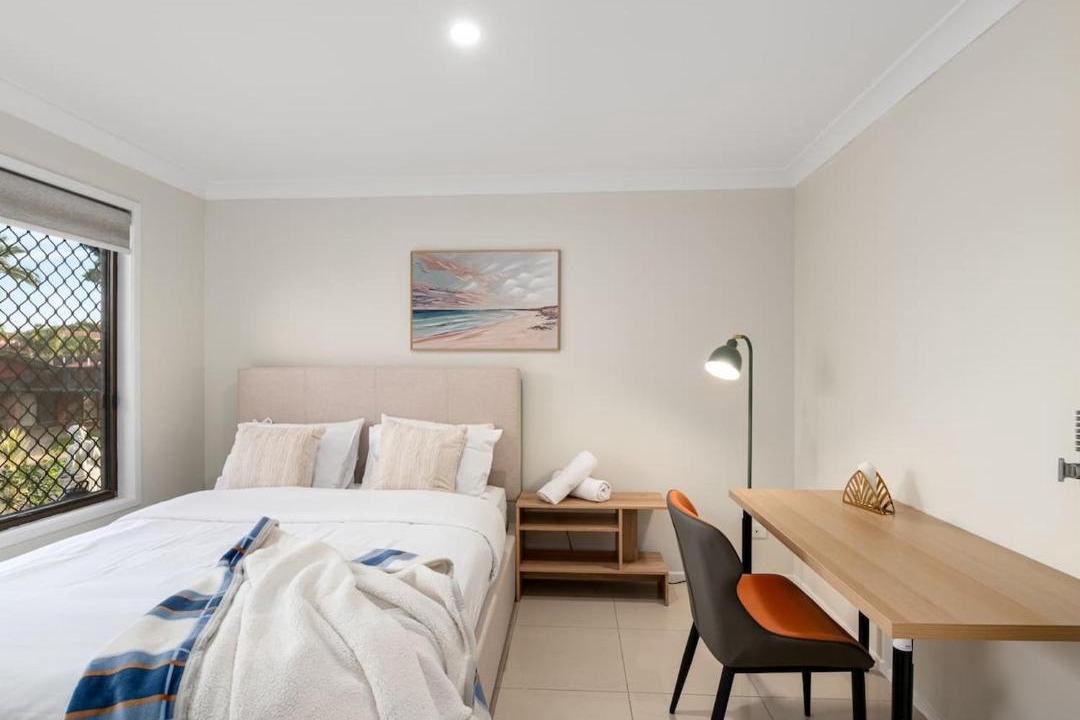 Sunnybank Hills House | Sunnybank Hills Retreat 6 Beds Near Market Square