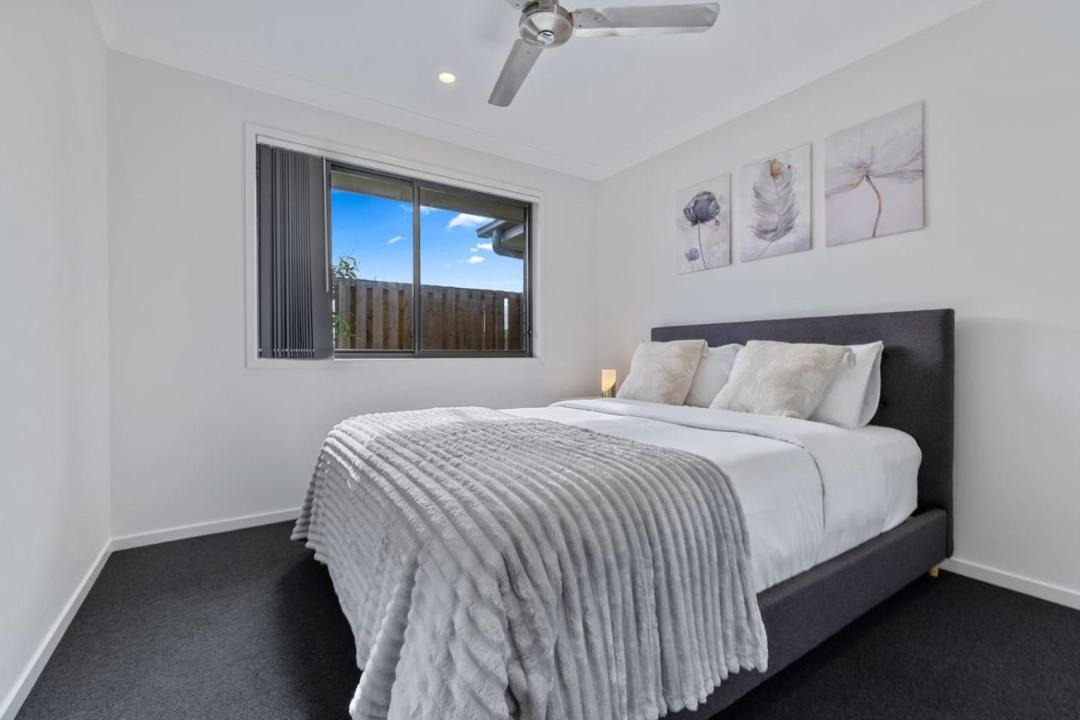 Park Ridge House | Quiet n Stylish 3mins to Mall Modern 4BR House