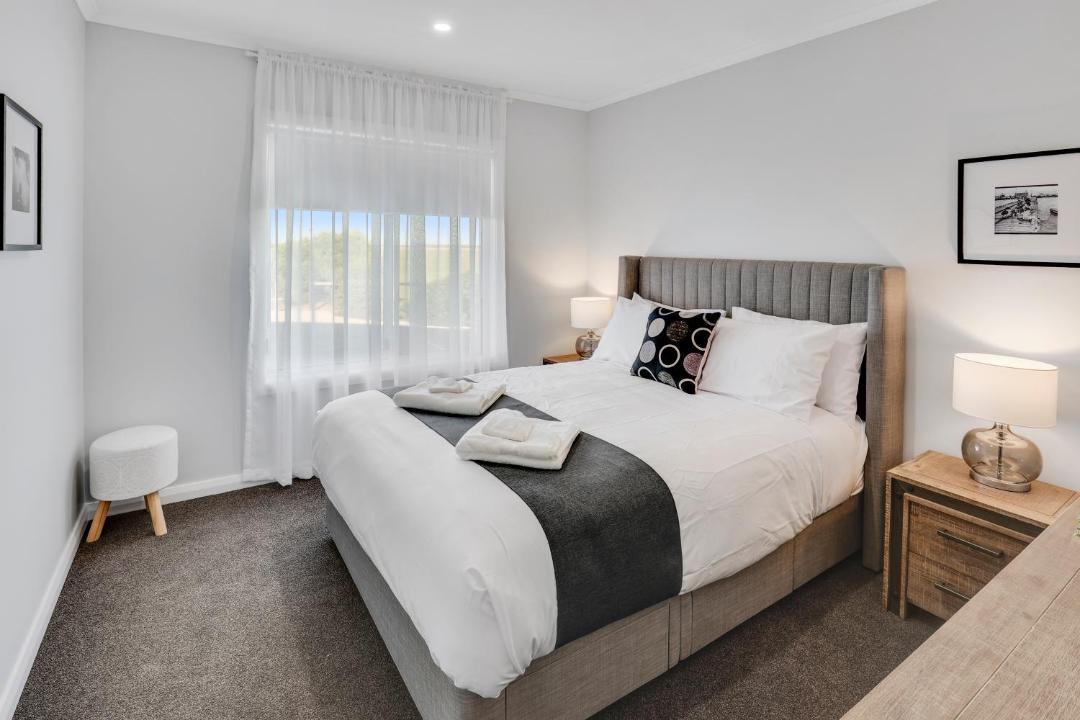 Moorak Apartment | Kilsby Sinkhole & Accommodation