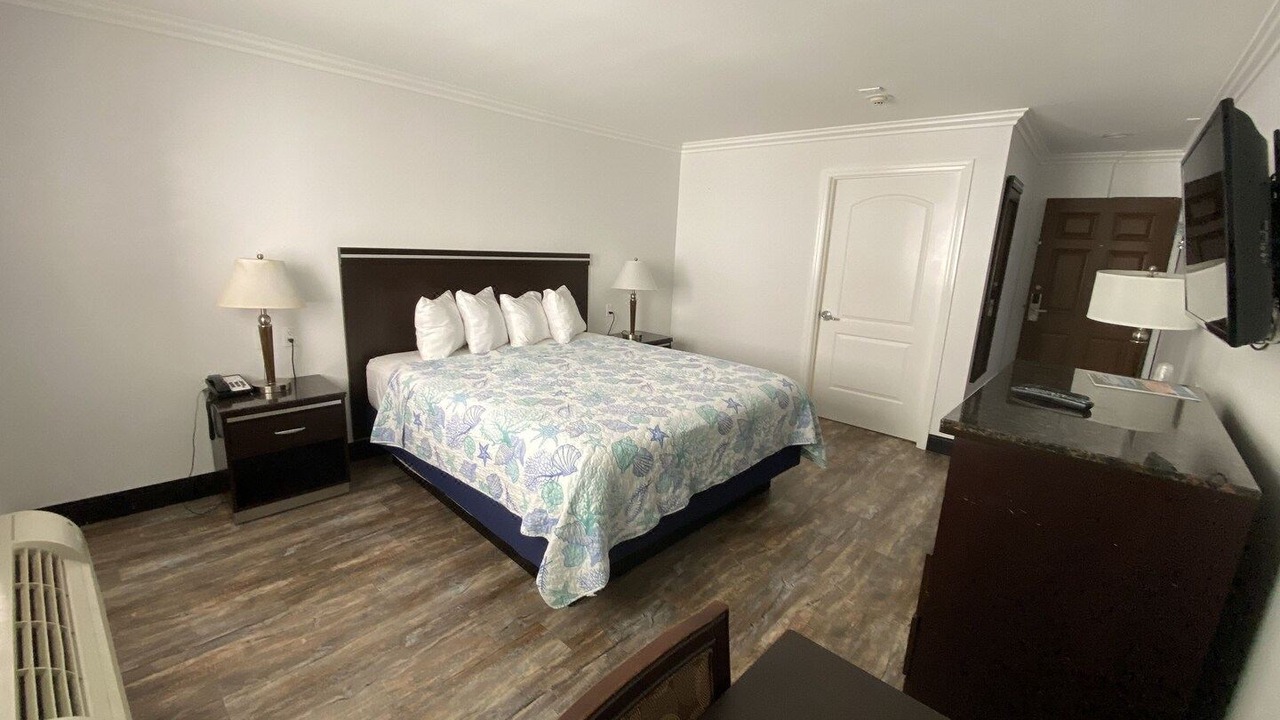 Photo of Bedroom in Sunset Beach
