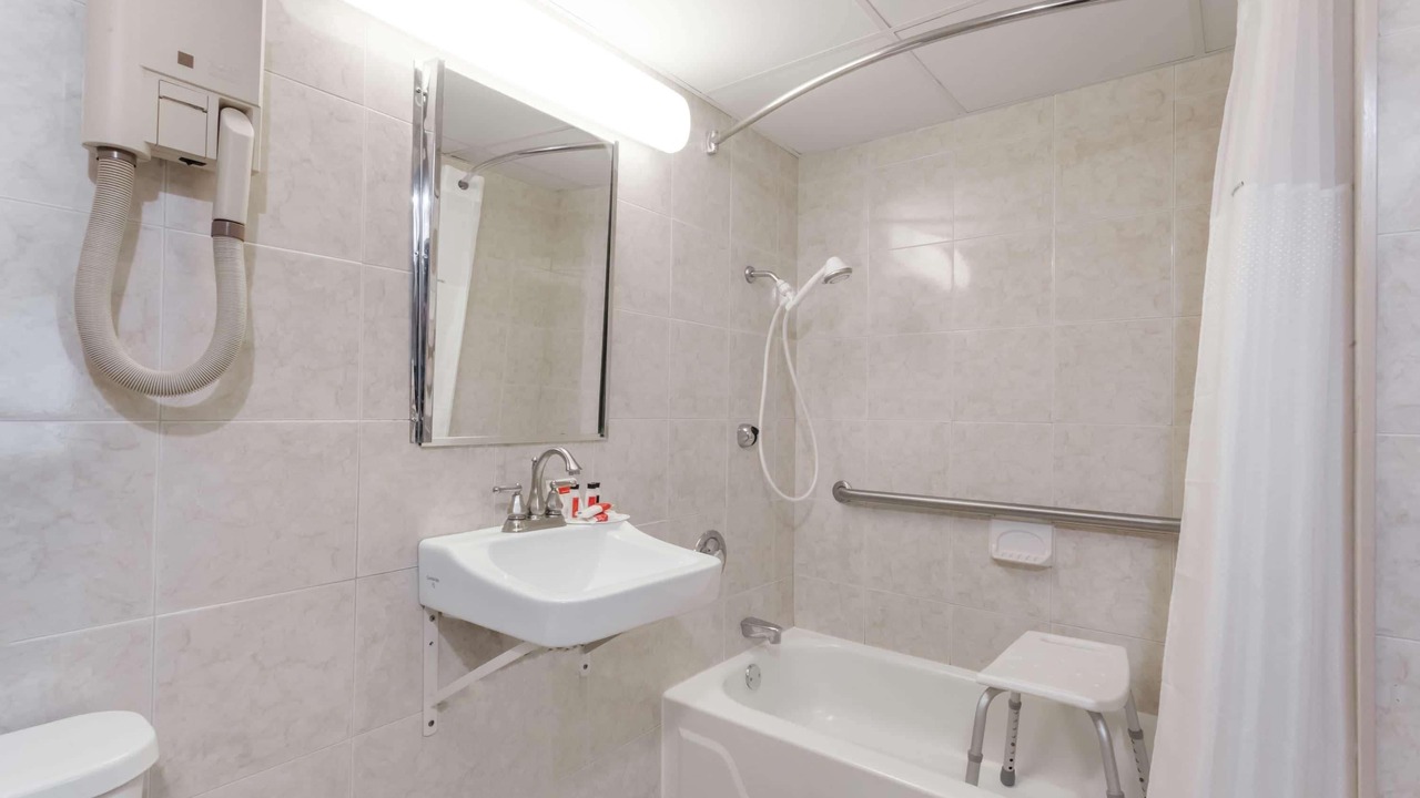 Photo of Bathroom in Newburgh