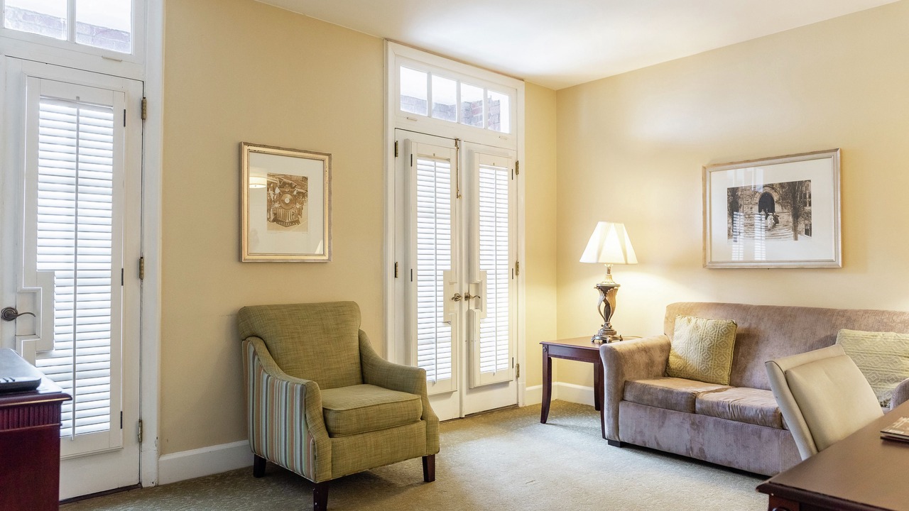 Photo of Livingroom in Central City