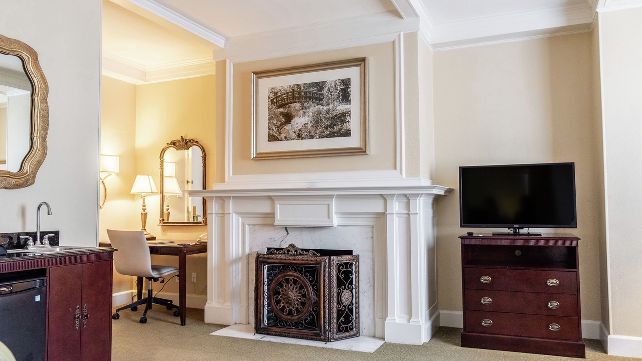 Photo of Livingroom in Central City
