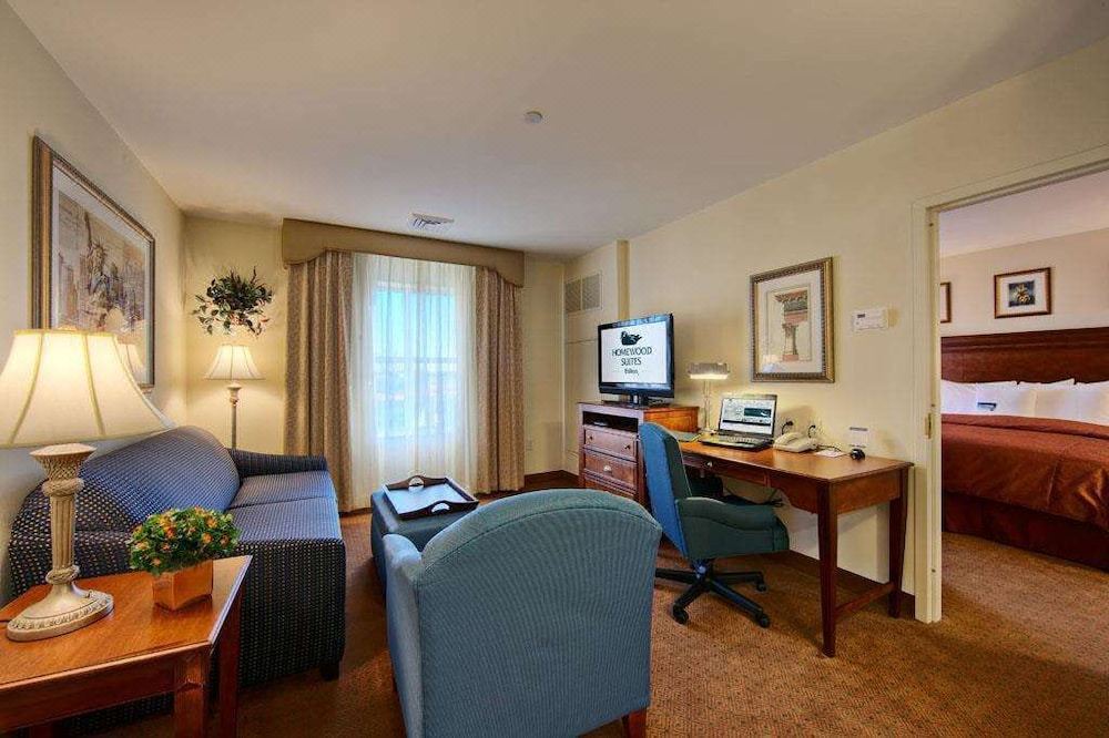 Photo of Livingroom in East Rutherford