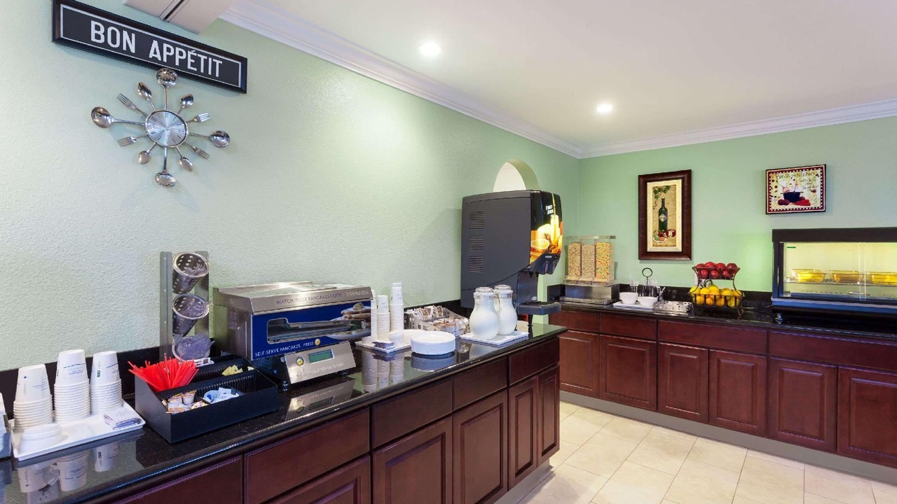Photo of Kitchen in East Side Costa Mesa