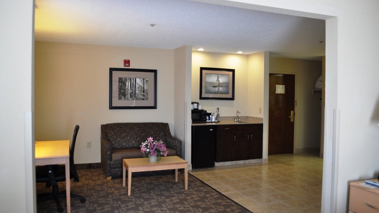 Photo of Livingroom in Roanoke Rapids