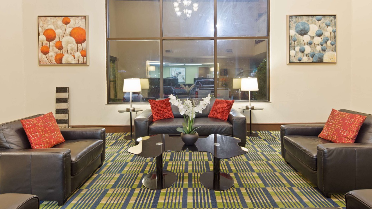 Photo of Livingroom in Roanoke Rapids