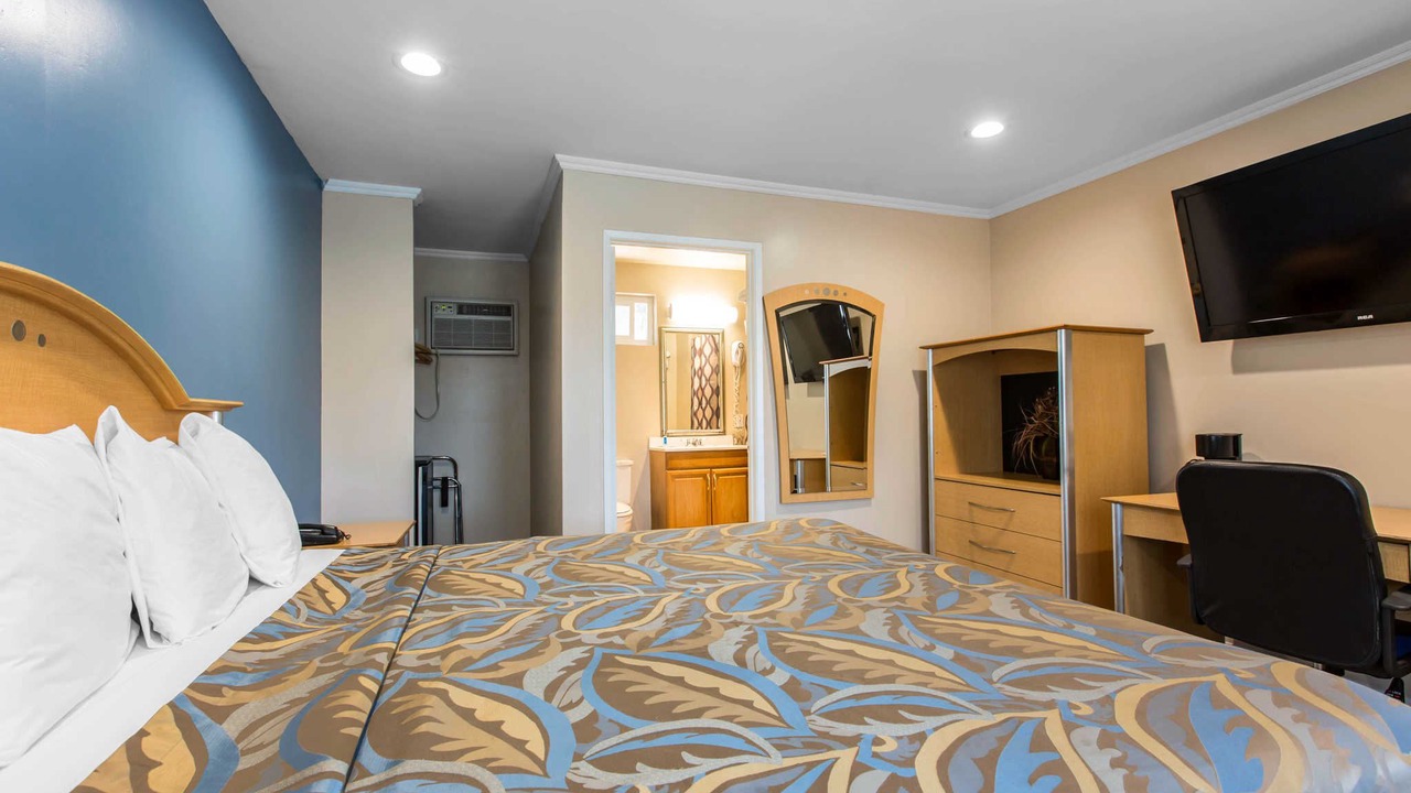 Photo of Bedroom in North Broadway