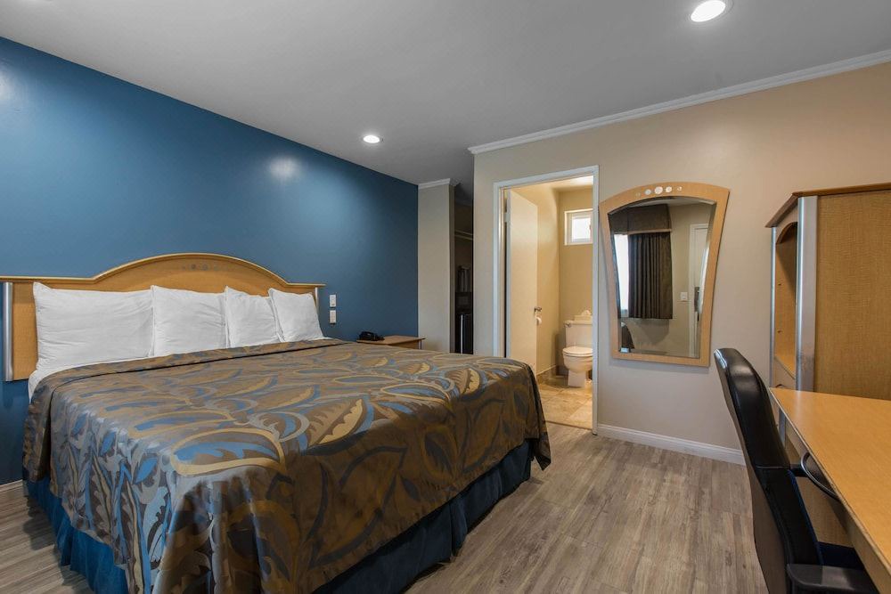 Photo of Bedroom in North Broadway