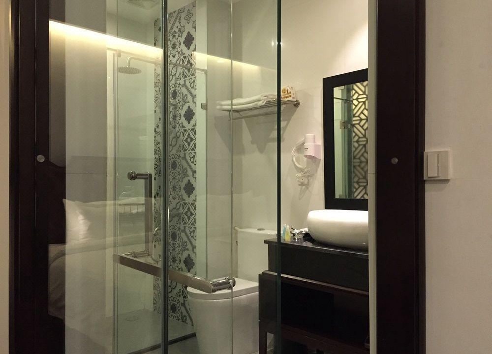 Photo of Bathroom in Old Quarter