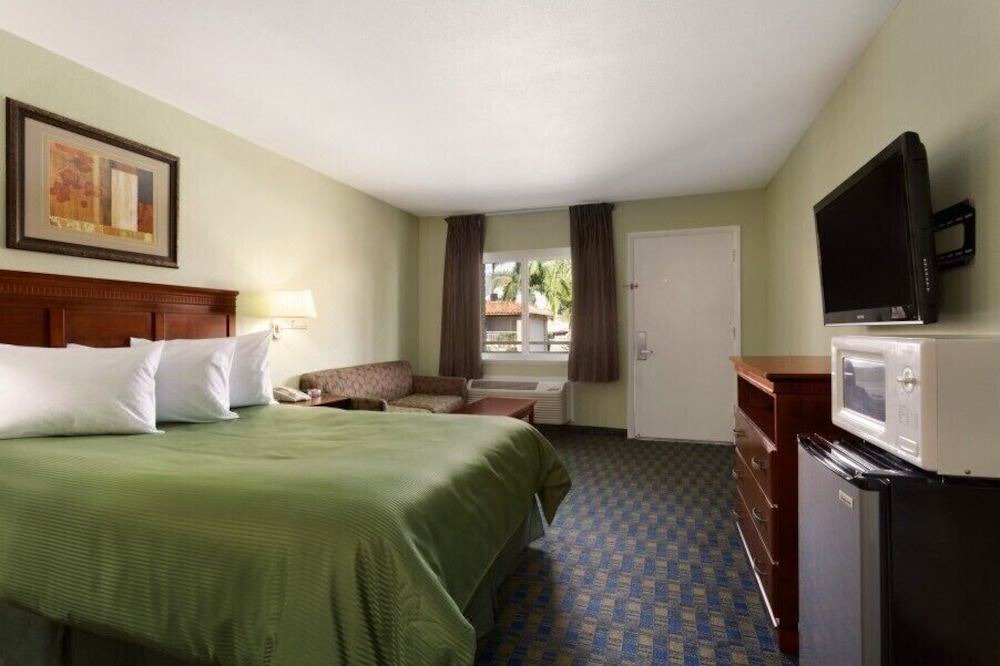 Photo of Bedroom in East Side Costa Mesa