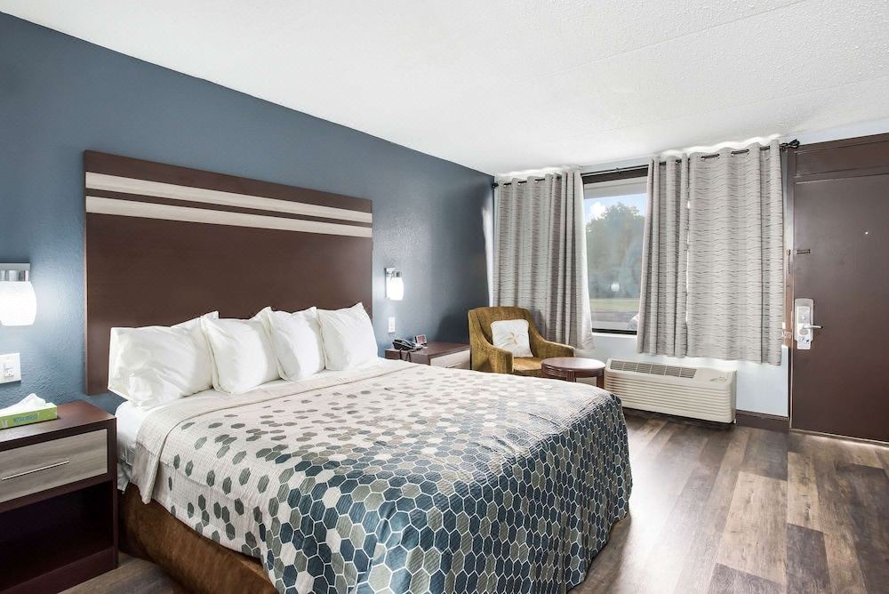 Photo of Bedroom in Winslow