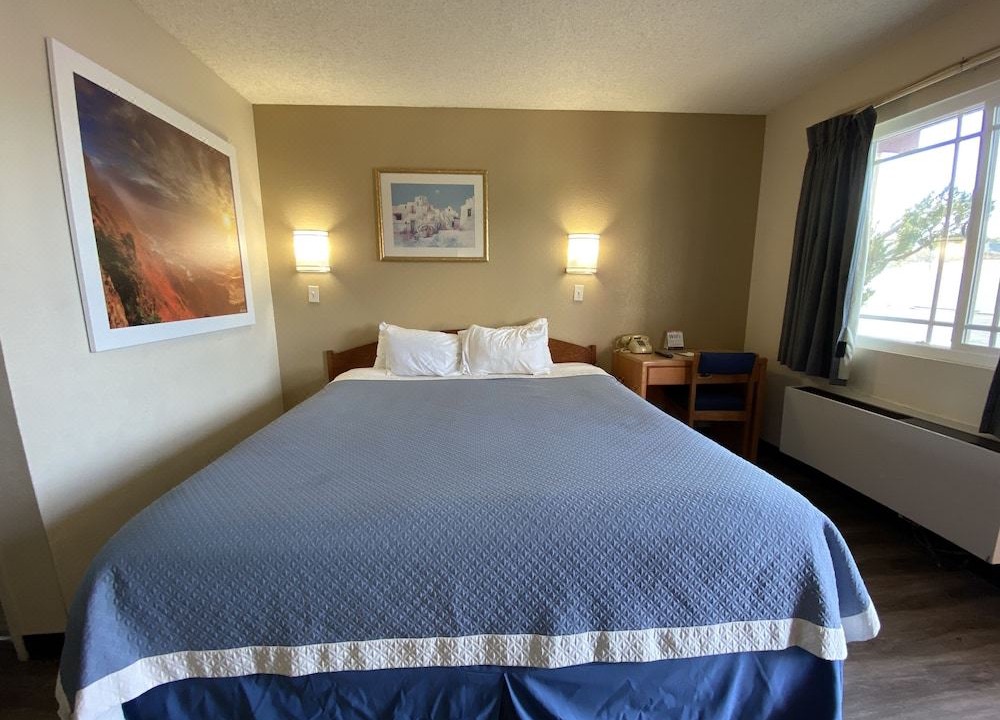 Photo of Bedroom in Barstow